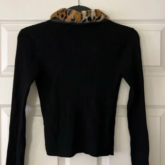 NWOT Forever 21 Faux Leopard Fur Zip-Up Sweater Size S - Picture 6 of 7